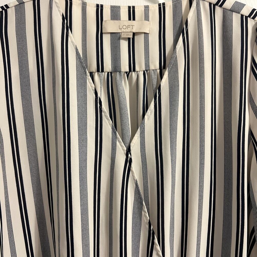 Loft Navy and White Stripe Faux Wrap Blouse Top 3/4 Sleeves Size Medium - Picture 3 of 8